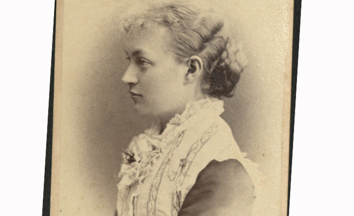 Carte de Visite Photograph of Mary M. Lyons